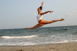 imagen danza en la playa